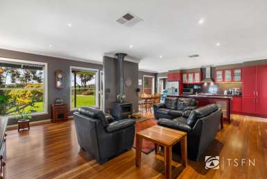 Farm Sold - VIC - Sedgwick - 3551 - Impressive lifestyle property in picturesque Sedgwick!  (Image 2)