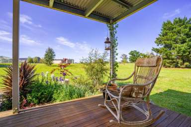 Farm Sold - NSW - Cowra - 2794 - CHARMING COUNTRY HOME ON 5 ACRES!  (Image 2)