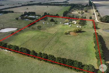 Farm Sold - VIC - Clunes - 3370 - Acreage Living At Its Absolute Finest in Historic Clunes  (Image 2)