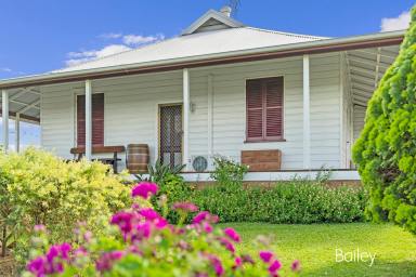 Farm Sold - NSW - Singleton - 2330 - HUNTER RIVER FRONTAGE | COUNTRY COTTAGE  (Image 2)