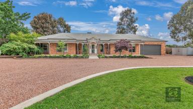 Farm Sold - NSW - Moama - 2731 - Luxury lakeside Living at its best!  (Image 2)
