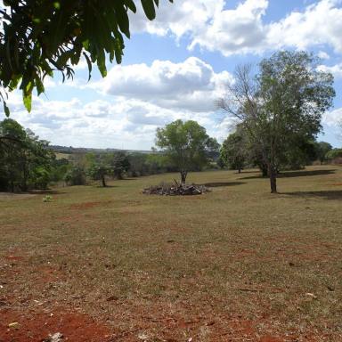 Farm For Sale - QLD - Childers - 4660 - DRESS CIRCLE LOCATION; LIVE NOW DEVELOP LATER  (Image 2)