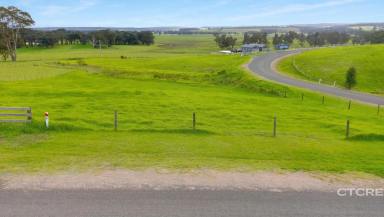 Farm For Sale - VIC - Orbost - 3888 - Priced to SELL! Town block with fabulous rural views  (Image 2)
