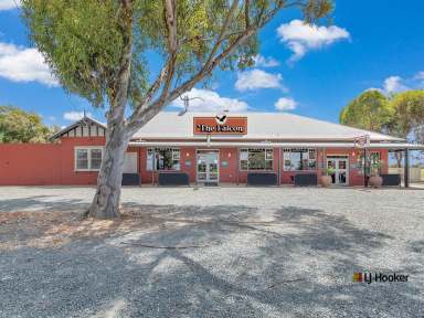 Farm For Sale - VIC - Echuca - 3564 - Prime 20-Acre Hotel/Motel with Exceptional Infrastructure & Future Development Potential  (Image 2)