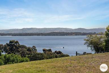 Farm Sold - VIC - Bellbridge - 3691 - PANORAMIC LAKE HUME VIEWS  (Image 2)