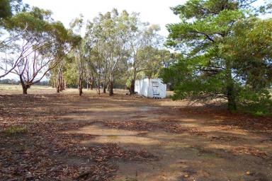 Farm Sold - WA - Broomehill Village - 6318 - Life style block in sought after location.  (Image 2)