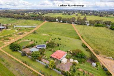 Farm For Sale - NSW - Cowra - 2794 - BEAUTIFUL COUNTRY HOME & 10ACRES OF PRIME RIVERFRONTAGE!  (Image 2)