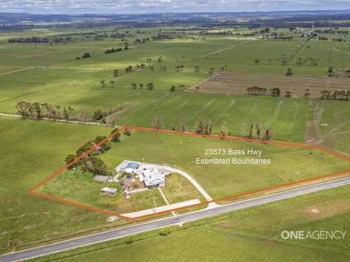 Farm Sold - TAS - Smithton - 7330 - Large character home situated on 5 acres!  (Image 2)