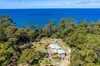 Farm For Sale - TAS - Eaglehawk Neck - 7179 - Private Sanctuary adjoining the dramatic and rugged beauty of Tasman Sea Cliffs along the picturesque East Coast of Tasmania.  (Image 2)