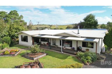 Farm Sold - NSW - Armidale - 2350 - Favourable location – Easy commute to Armidale  (Image 2)