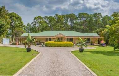 Farm Sold - QLD - Upper Caboolture - 4510 - HORSE LOVERS PARADISE AND THE LARGE FAMILY!!!  (Image 2)