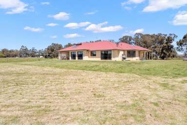 Farm Sold - WA - Burekup - 6227 - SOLD BY ROSLYN IERACE  (Image 2)