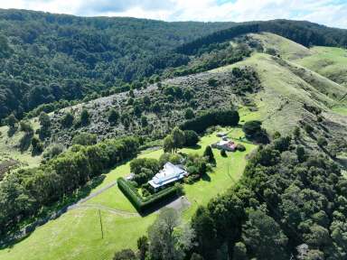 Farm For Sale - VIC - Hordern Vale - 3238 - JEWEL IN THE CROWN - AIRE VALLEY GUEST HOUSE  (Image 2)