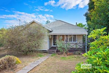 Farm Sold - WA - Donnybrook - 6239 - WHAT AN OPPORTUNITY! CLOSE TO THE RIVER & ON AN ACRE*!  (Image 2)