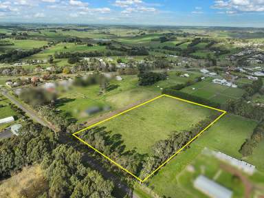 Farm For Sale - VIC - Cobden - 3266 - ONE BLOCK REMAINING - PREMIUM LIFESTYLE LIVING AWAITS  (Image 2)