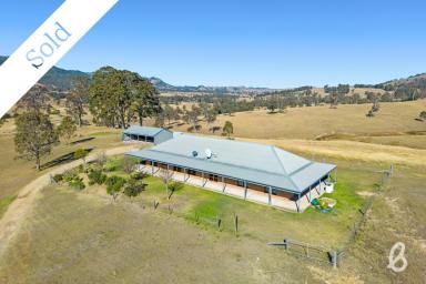 Farm Sold - NSW - Singleton - 2330 - Rural homestead with amazing views!  (Image 2)