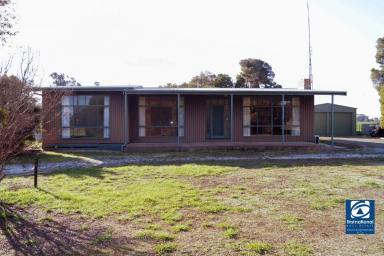 Farm Sold - VIC - Numurkah - 3636 - OUT OF TOWN LIVING  (Image 2)