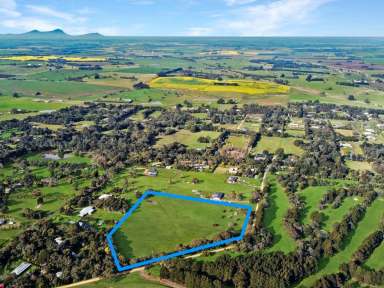 Farm Sold - VIC - Hamilton - 3300 - Live the Dream - 10 Acres in Town  (Image 2)