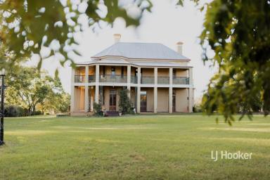 Farm For Sale - NSW - Inverell - 2360 - 'Roslyn' - An Exquisite Victorian Manor  (Image 2)