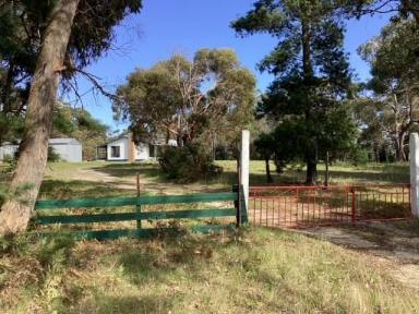 Farm Sold - VIC - Dereel - 3352 - 8.31 Ha (Approx. 20 acres); Renovated 3 Bedroom dwelling; Town Water; Shedding.  (Image 2)