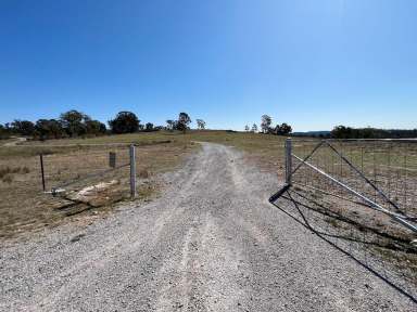 Farm Sold - NSW - Bannaby - 2580 - 100 ACRES WITH A COMPLETELY SET UP, PERFECT WEEKENDER, IDEAL GRAZING COUNTRY + WITH ALL THE CREATURE COMFORTS,  A TRULY  AMAZING PROPERTY ALL ROUND  (Image 2)