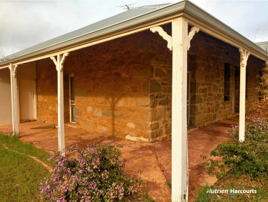 Farm Sold - WA - Doodlakine - 6411 - Yalkyn - 4-bedroom stone-built homestead on approx. 84ha  (Image 2)