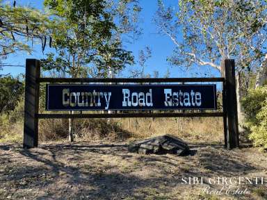 Farm For Sale - QLD - Mareeba - 4880 - COUNTRY LIVING AT ITS FINEST WITH PLENTY OF SPACE  (Image 2)