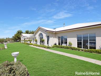 Farm For Sale - NSW - Robin Hill - 2795 - SIZE, STYLE & SOPHISTICATION  (Image 2)