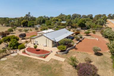 Farm Sold - WA - Bakers Hill - 6562 - Picture Perfect Parkland 3 Bed X 1 Bath on 2.59 Acres  (Image 2)