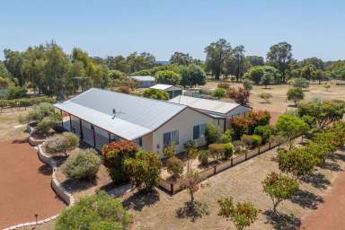 Farm Sold - WA - Bakers Hill - 6562 - Picture Perfect Parkland 3 Bed X 1 Bath on 2.59 Acres  (Image 2)