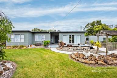 Farm For Sale - TAS - Smithton - 7330 - Lifestyle & Convenience!  (Image 2)