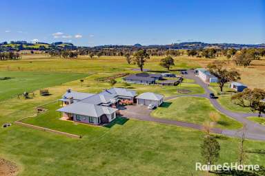 Farm For Sale - NSW - Glenquarry - 2576 - Luxury Estate in Glenquarry - A Haven of Beauty and Functionality  (Image 2)