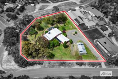 Farm For Sale - VIC - Lake Bunga - 3909 - 1 Minute Drive To The Beach!  (Image 2)