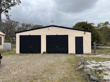 Farm Sold - NSW - Bungonia - 2580 - COUNTRY COTTAGE ON 25 ACRES, MSOTLY CLEARED, 3 BEDROOMS, 3 DAMS, OFF GRID LIVING, LARGE WORKSHOP AND GARGAE, MACHINERY SHED, GUEST ACCOMODATION.  (Image 2)