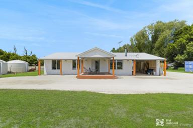 Farm Sold - VIC - Bayles - 3981 - ONE FOR THE HORSE ENTHUSIAST  (Image 2)
