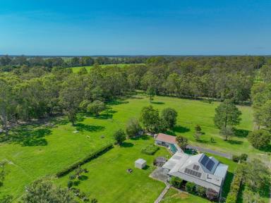 Farm For Sale - NSW - Lansdowne - 2430 - Privacy With Character  (Image 2)
