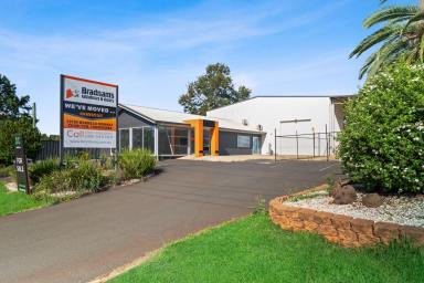 Farm For Sale - QLD - Wilsonton - 4350 - Impressive Industrial Facility with Warehousing, Showroom and Office  (Image 2)