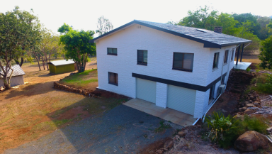 Farm For Sale - QLD - Gayndah - 4625 - Quality & Value in this beautiful Family Home in Gayndah  (Image 2)