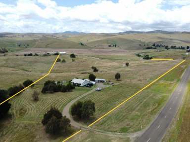 Farm For Sale - VIC - Omeo - 3898 - LIVINGSTONE CREEK FRONTAGE  (Image 2)