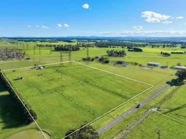 Farm For Sale - VIC - Westbury - 3825 - 7.95 acre Farming Land - No Thru Road with Views  (Image 2)