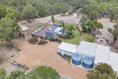 Farm Auction - WA - Stake Hill - 6181 - Escape to Nature on this Expansive 2.03Ha Block in Stake Hill, Just Moments Away from Everything you Need!  (Image 2)