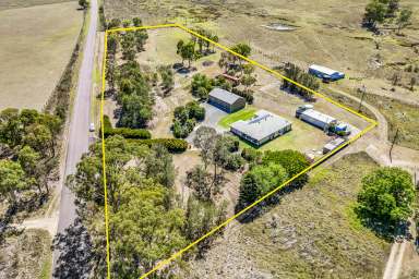 Farm Sold - NSW - Singleton - 2330 - Substantial Home on 5 acres only 15 minutes to Lake St Clair & 10 mins to town!  (Image 2)