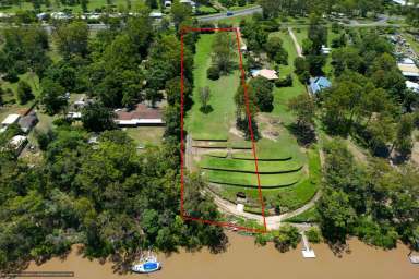 Farm Sold - QLD - Dundathu - 4650 - ABSOLUTE WATERFRONT ACREAGE  (Image 2)