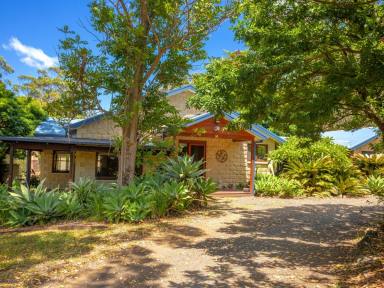 Farm For Sale - NSW - Old Bar - 2430 - QUAINT HOME ON SMALL ACRES  (Image 2)