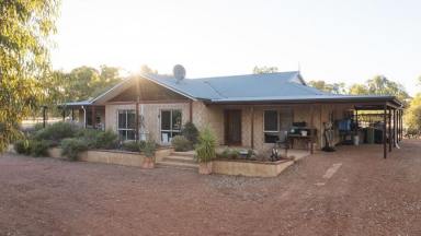 Farm For Sale - WA - Popanyinning - 6309 - Fantastic Country Home for the Family  (Image 2)