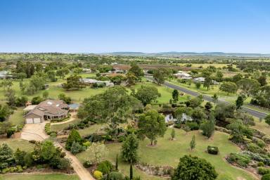 Farm For Sale - QLD - Vale View - 4352 - "Ainslie" - 3.7 Acres - Quality Arden Vale Home on 3.7 Acres only Minutes From Toowoomba  (Image 2)