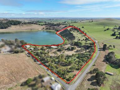 Farm For Sale - VIC - Coragulac - 3249 - UNIQUE AND APPEALING RURAL LAKESIDE RETREAT  (Image 2)