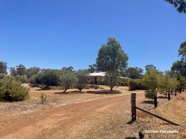 Farm For Sale - WA - Bakers Hill - 6562 - UNDER OFFER  (Image 2)