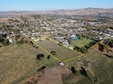 Farm For Sale - NSW - Gundagai - 2722 - Family home with pool, views and privacy !  (Image 2)