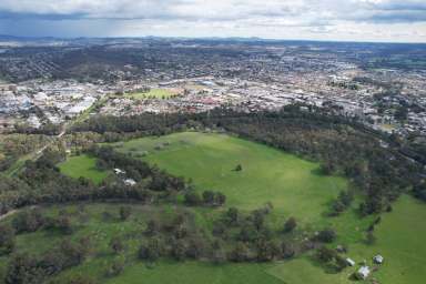 Farm For Sale - NSW - Wagga Wagga - 2650 - Rare River Property Only Five* Minutes to the Wagga Wagga CBD  (Image 2)